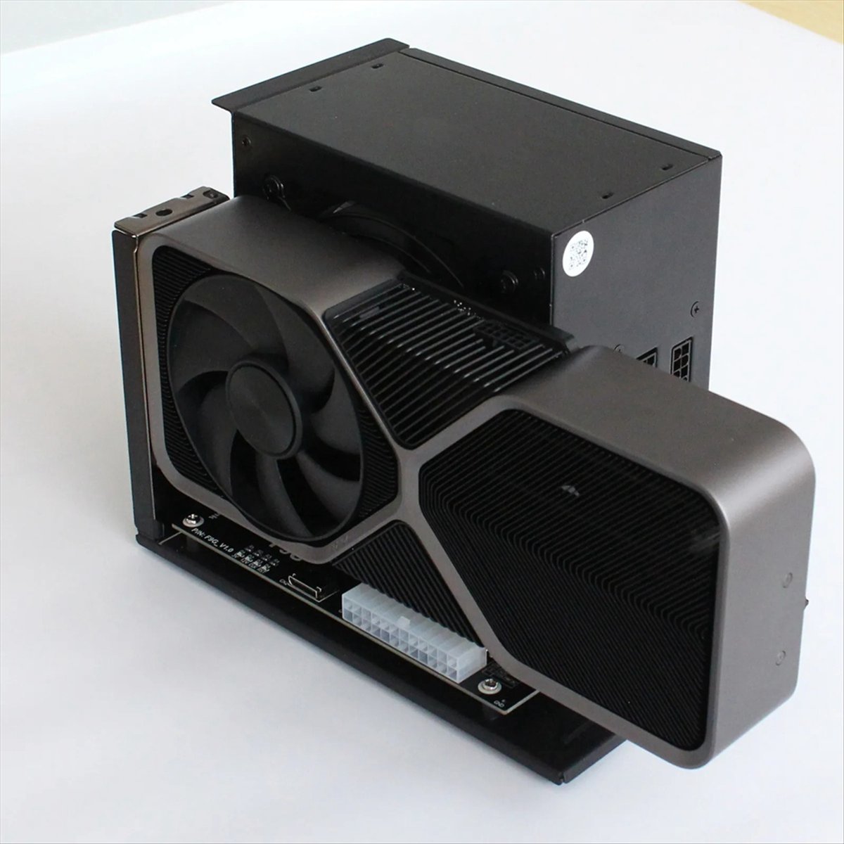 External Gpu Dock Pcie 4.0 Oculink - !DT~D1030F9G-BK7 بطاقة رسومات خارجية للكمبيوتر المحمول